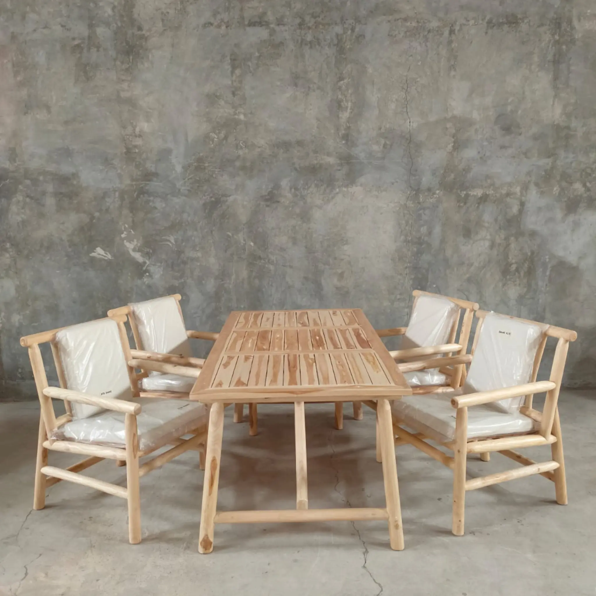 Asta Dining Table